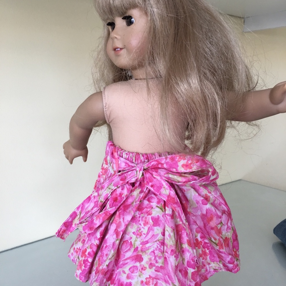 Skirt for 18” doll. Elastic waist, cotton.